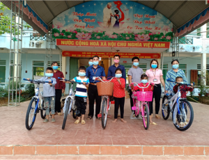 Trường Tiểu Học Cầu Ham trao tặng món quà ý nghĩa tiếp sức cho học sinh Trường Tiểu Học Cầu Ham trao tặng món quà ý nghĩa tiếp sức cho học sinh